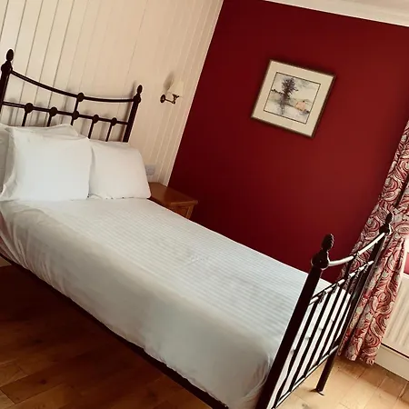 The Highlands 3* Glenties